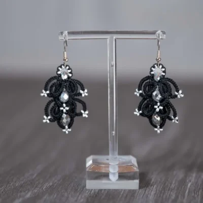 Orecchini | Black scarab
